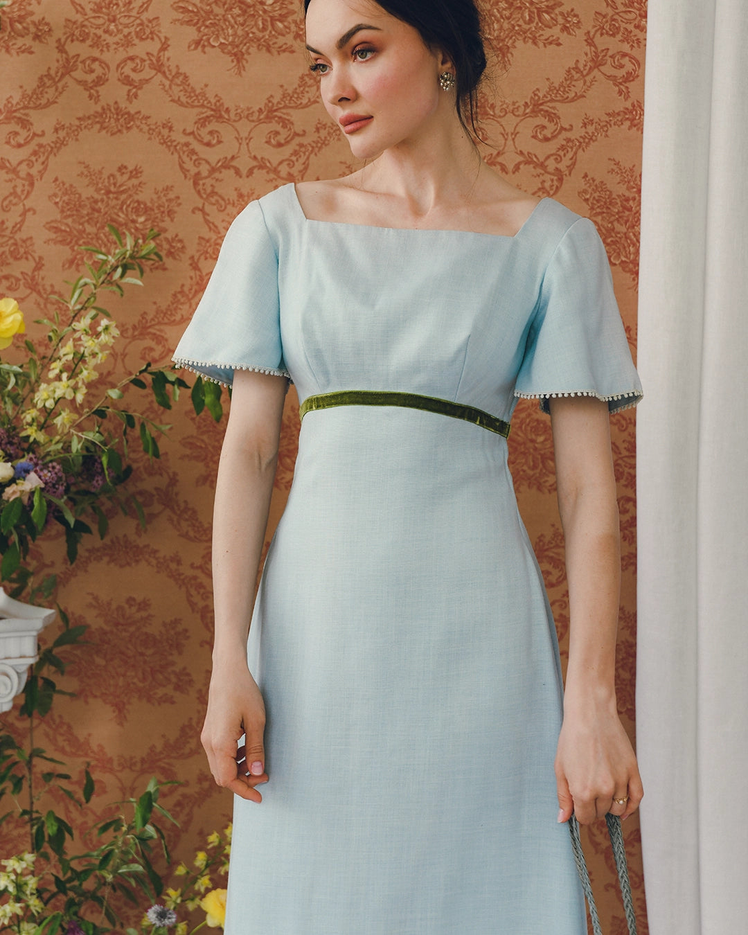 1930s-Style Empire Waist Column Dress With Velvet Waistband