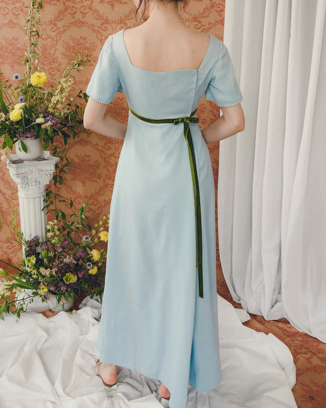 1930s-Style Empire Waist Column Dress With Velvet Waistband