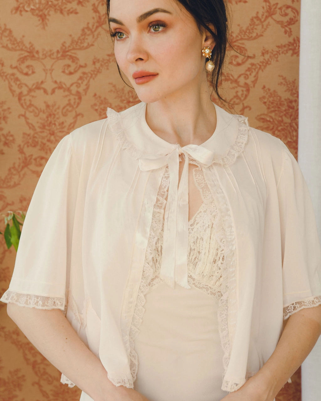 Vintage 1940s Boudoir Jacket With Lace Trim And Ribbon Tie