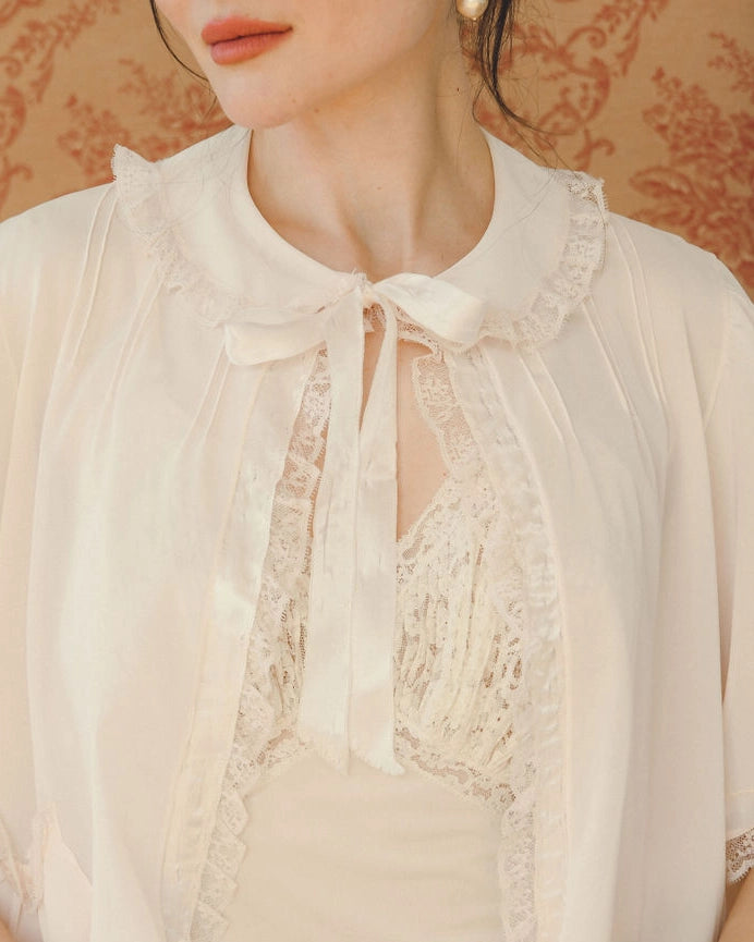 Vintage 1940s Boudoir Jacket With Lace Trim And Ribbon Tie