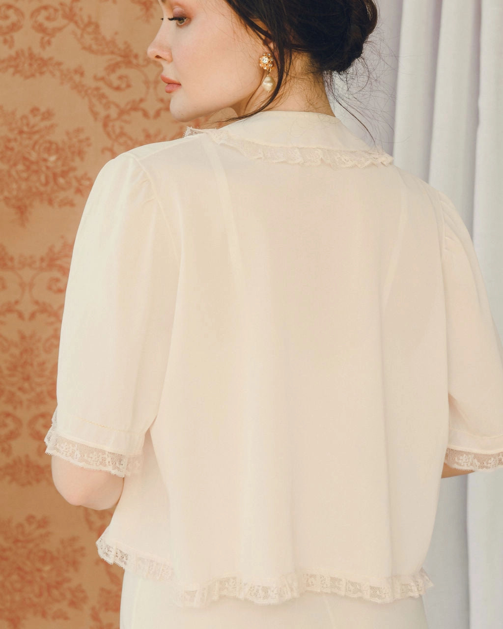 Vintage 1940s Boudoir Jacket With Lace Trim And Ribbon Tie