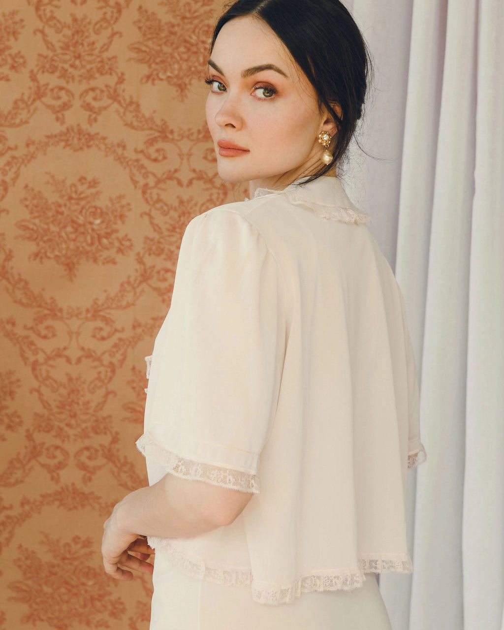 Vintage 1940s Boudoir Jacket With Lace Trim And Ribbon Tie