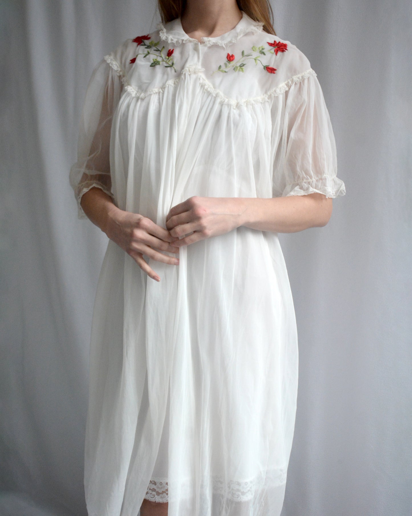 Vintage 1950s Peignoir With Rose Embroidery
