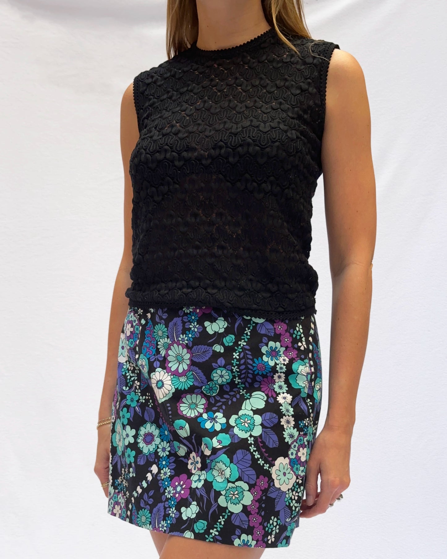 Vintage 1960s Crochet Shell