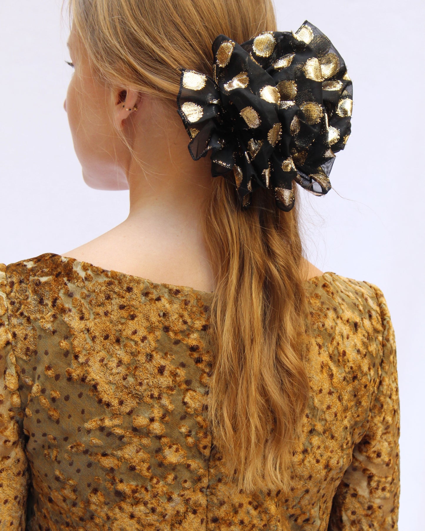Vintage 1980s Lamé Ruffle Barrete