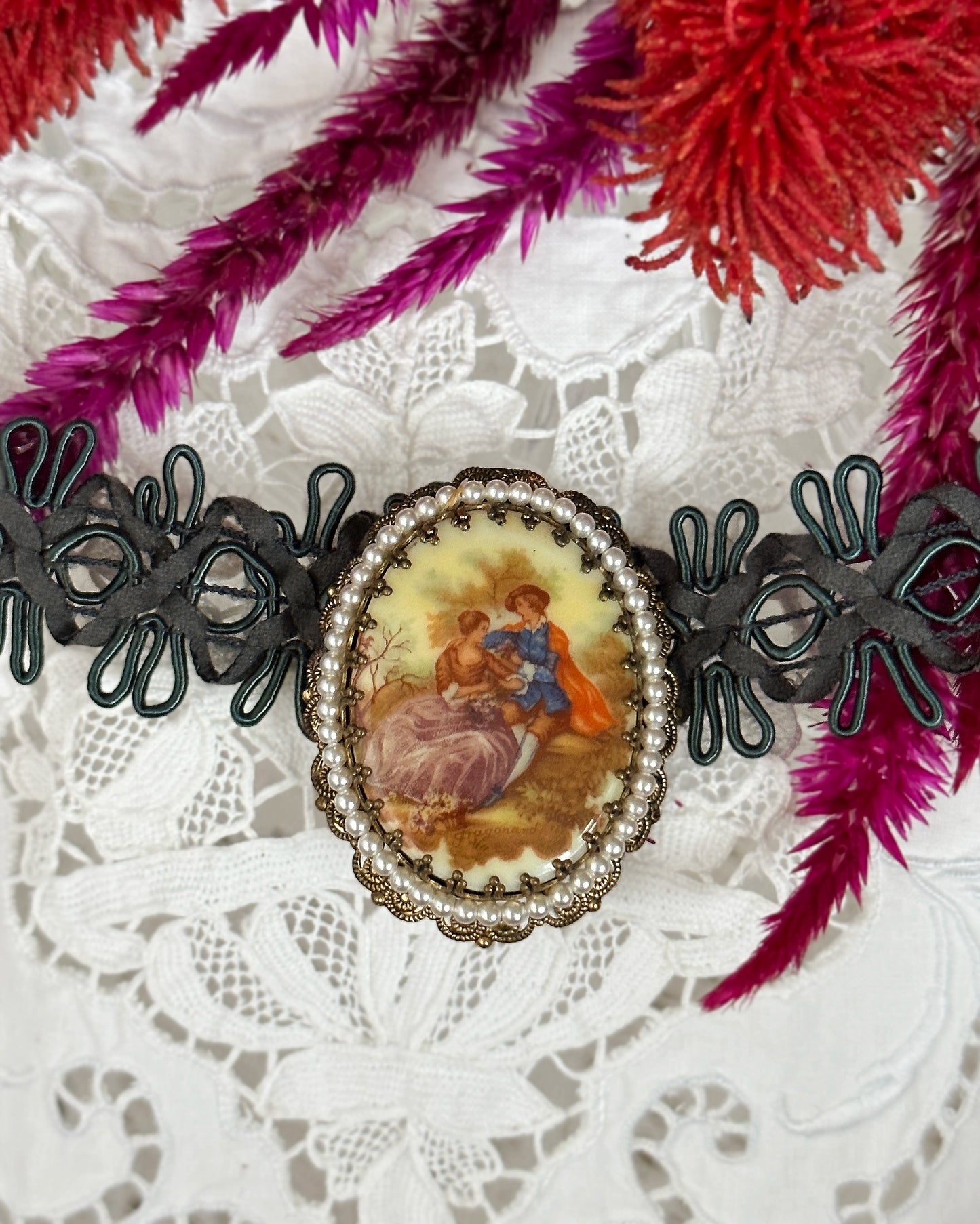 Vintage Rococo Pendant Choker