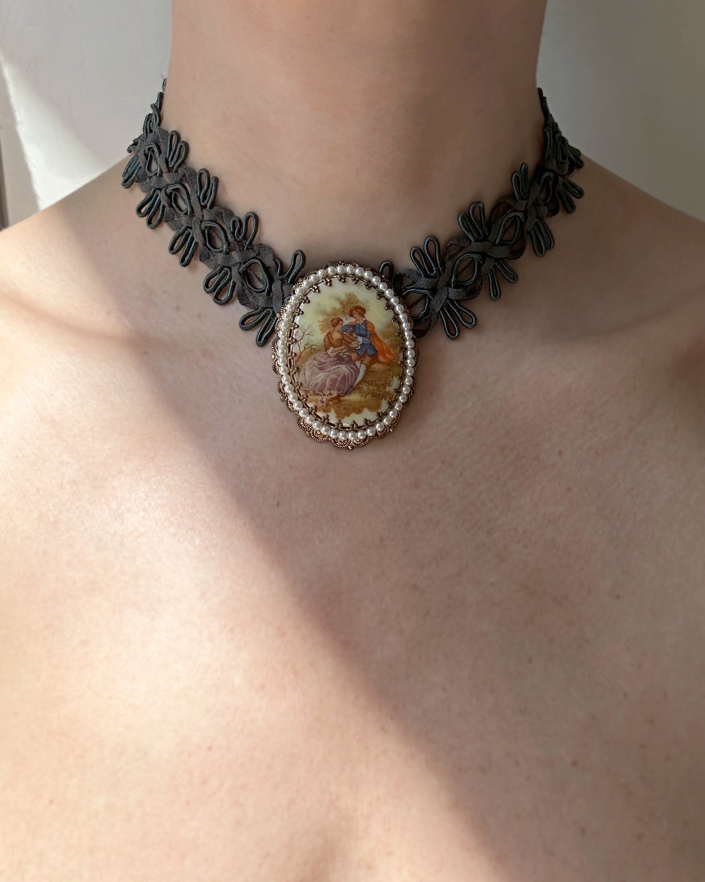 Vintage Rococo Pendant Choker