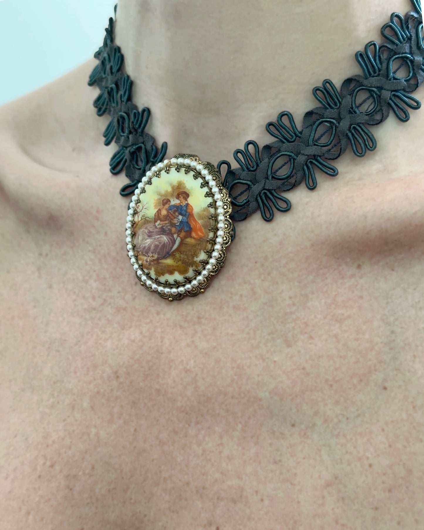Vintage Rococo Pendant Choker