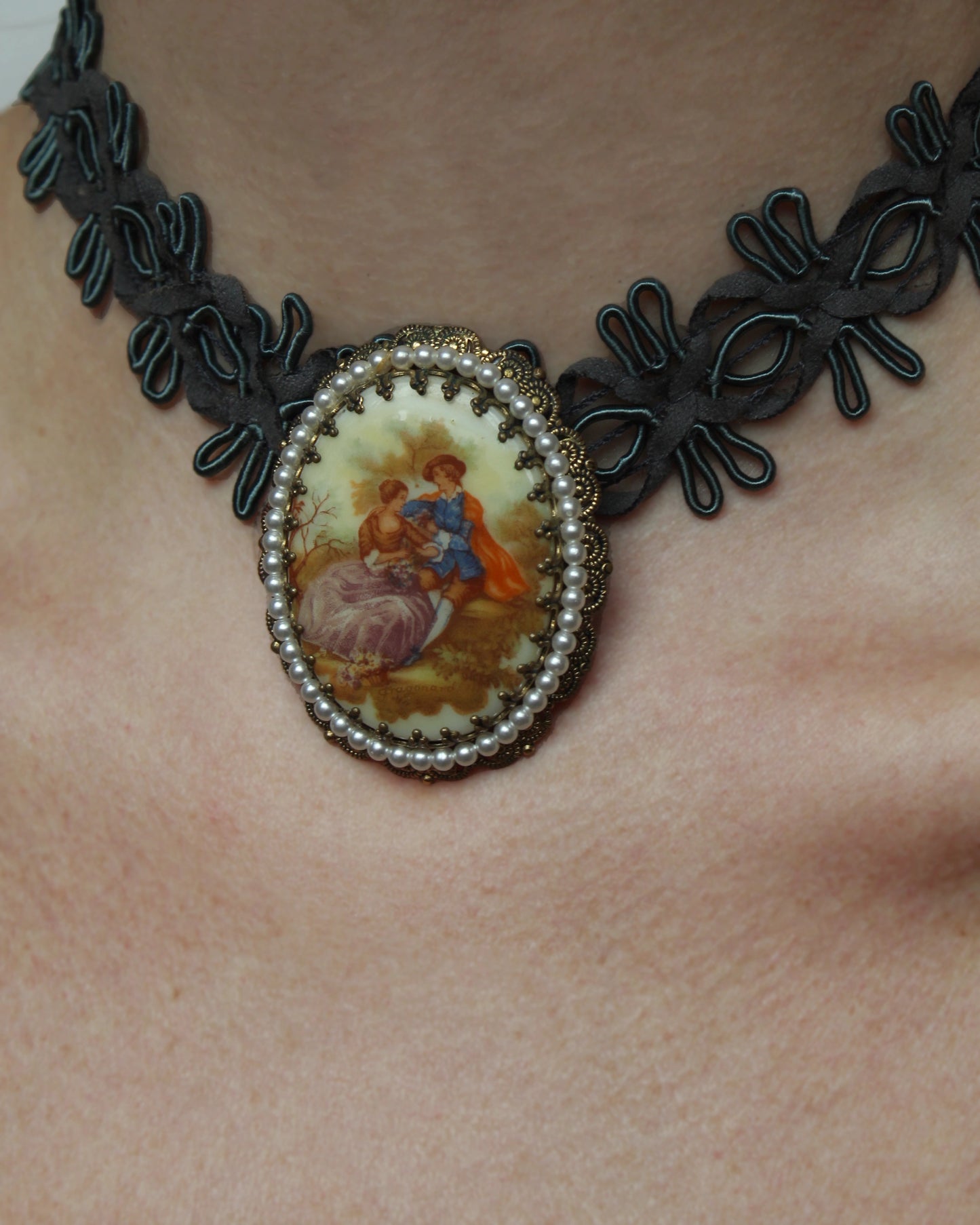 Vintage Rococo Pendant Choker