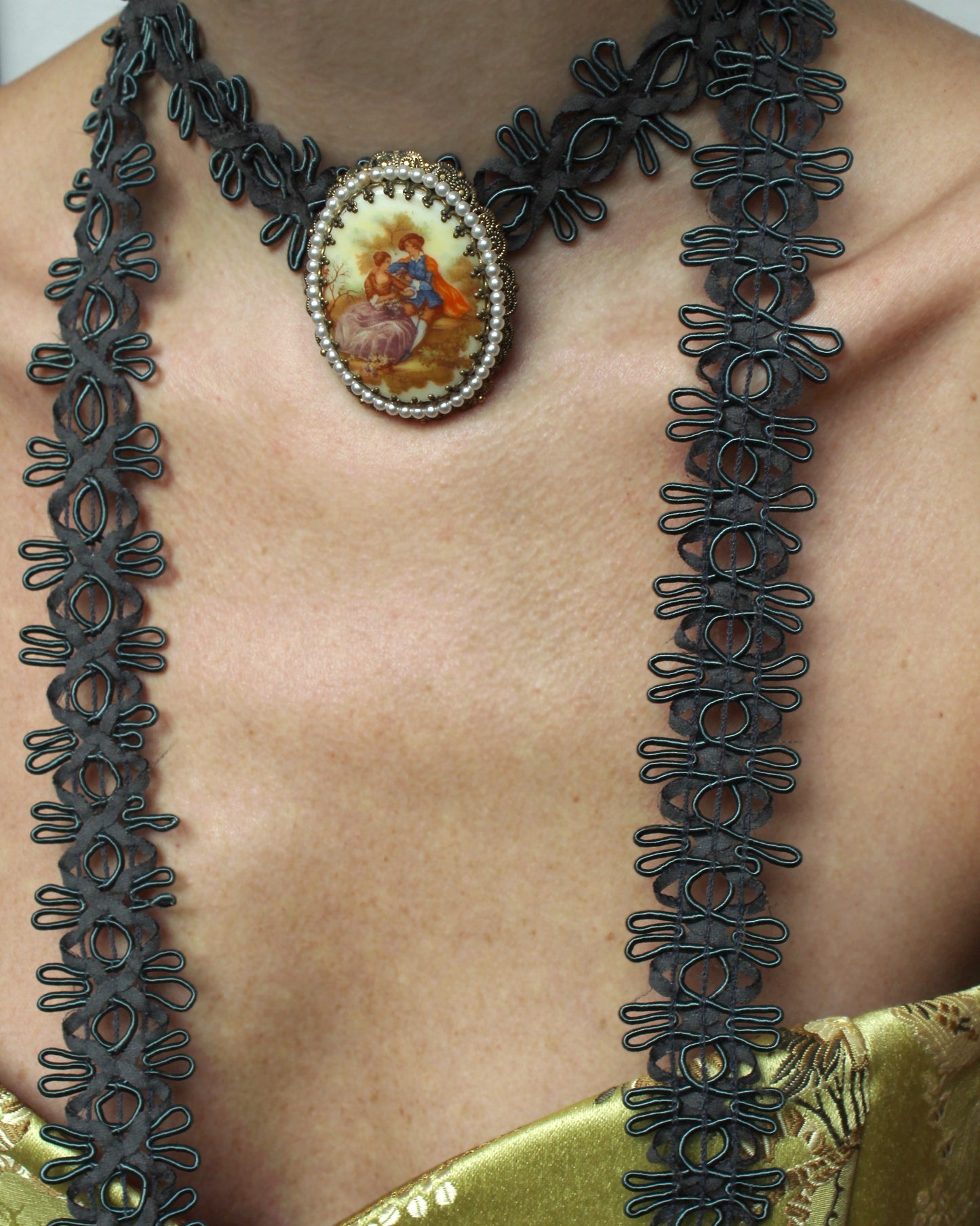 Vintage Rococo Pendant Choker