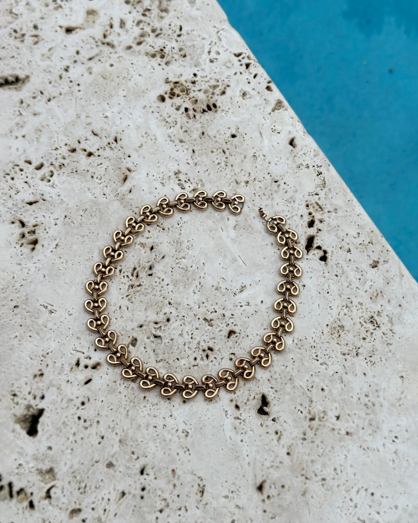 Vintage 1940s Trifari Gold Scroll Choker