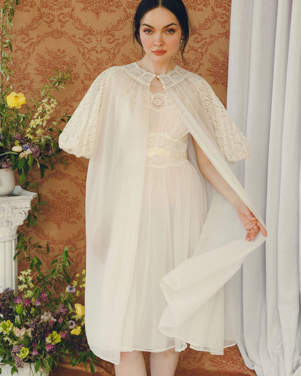 Vintage 1950s Vanity Fair Ivory Lace Peignoir Set
