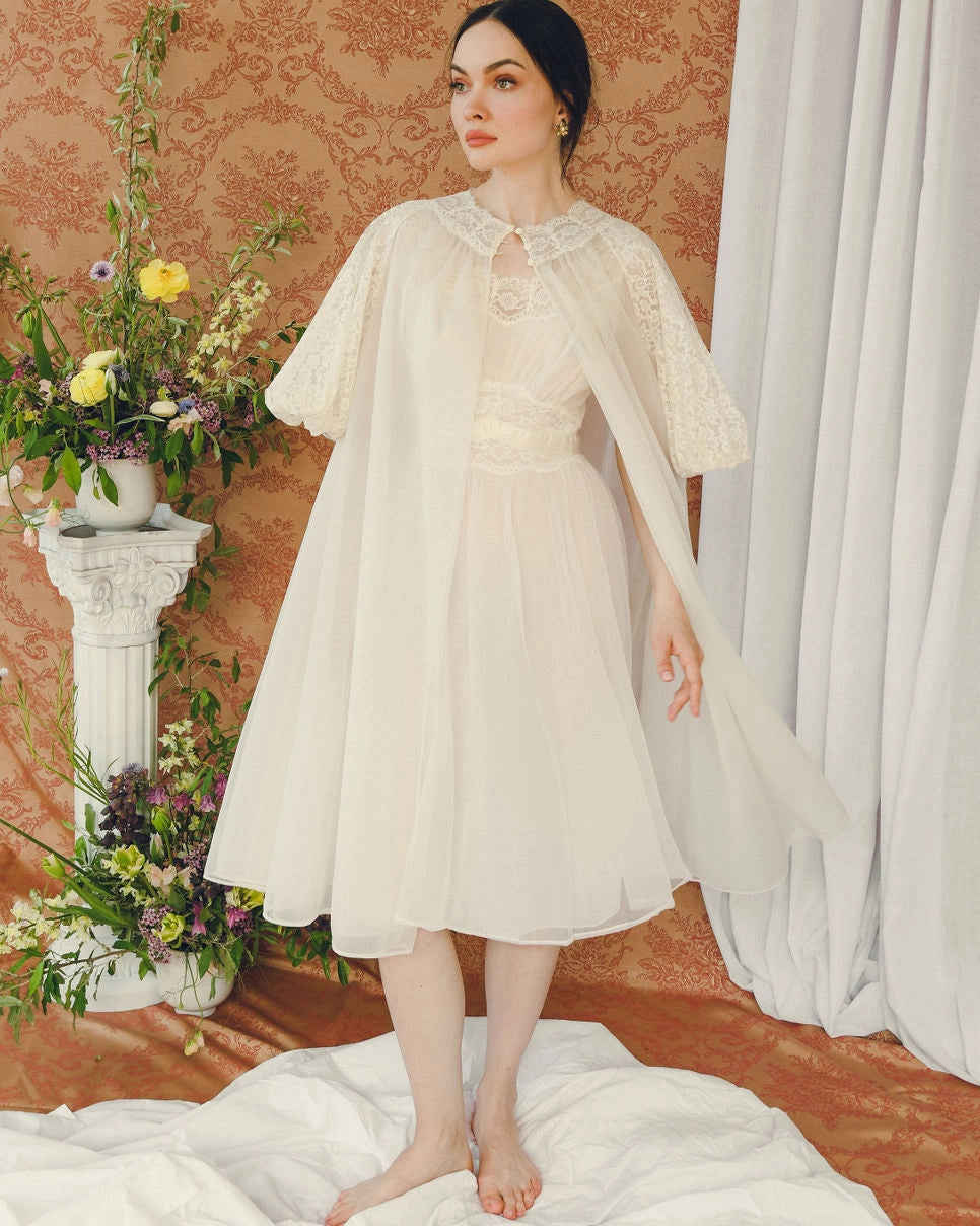 Vintage 1950s Vanity Fair Ivory Lace Peignoir Set