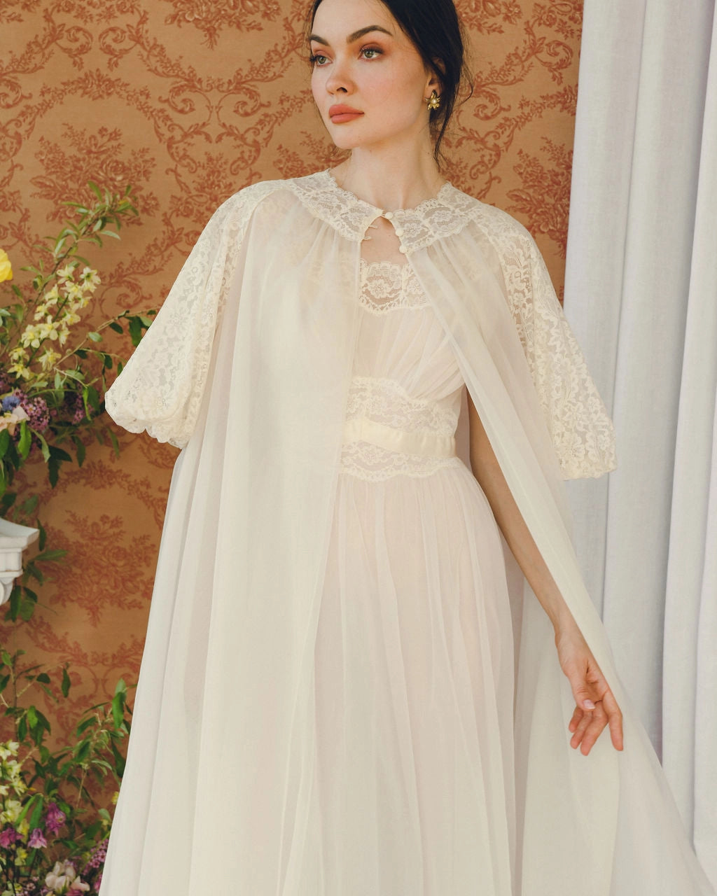 Vintage 1950s Vanity Fair Ivory Lace Peignoir Set