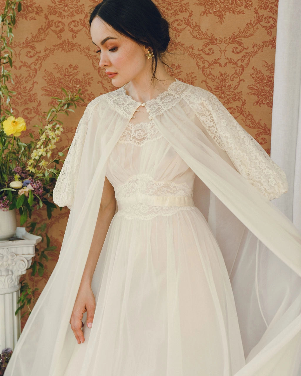 Vintage 1950s Vanity Fair Ivory Lace Peignoir Set