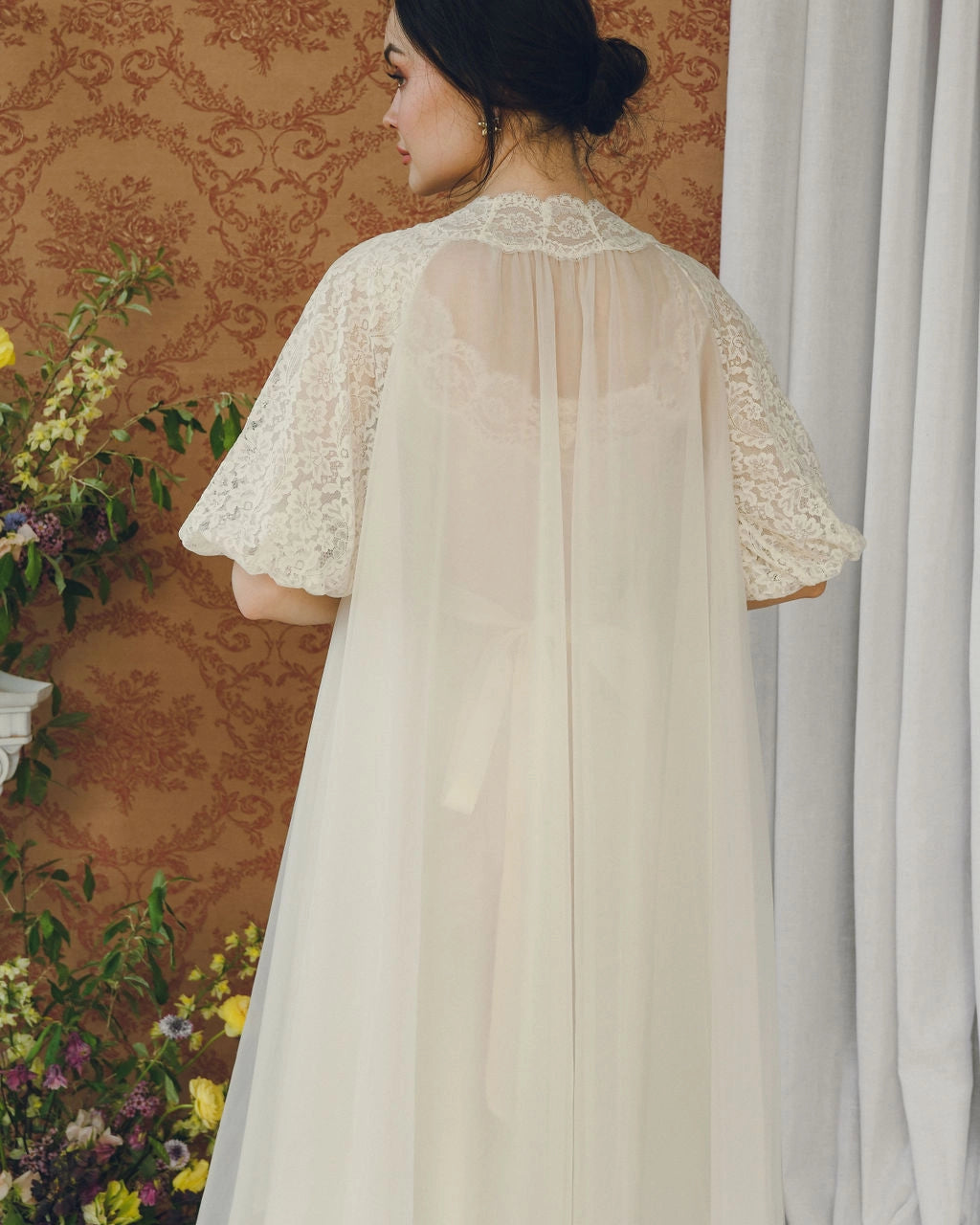 Vintage 1950s Vanity Fair Ivory Lace Peignoir Set