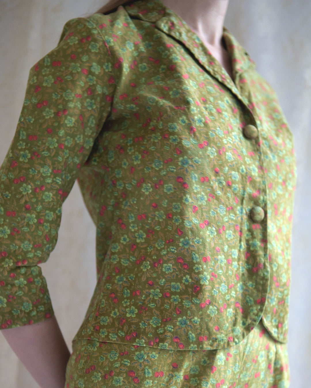 Vintage 1960s Cherry Print Capri Pants Matching Set