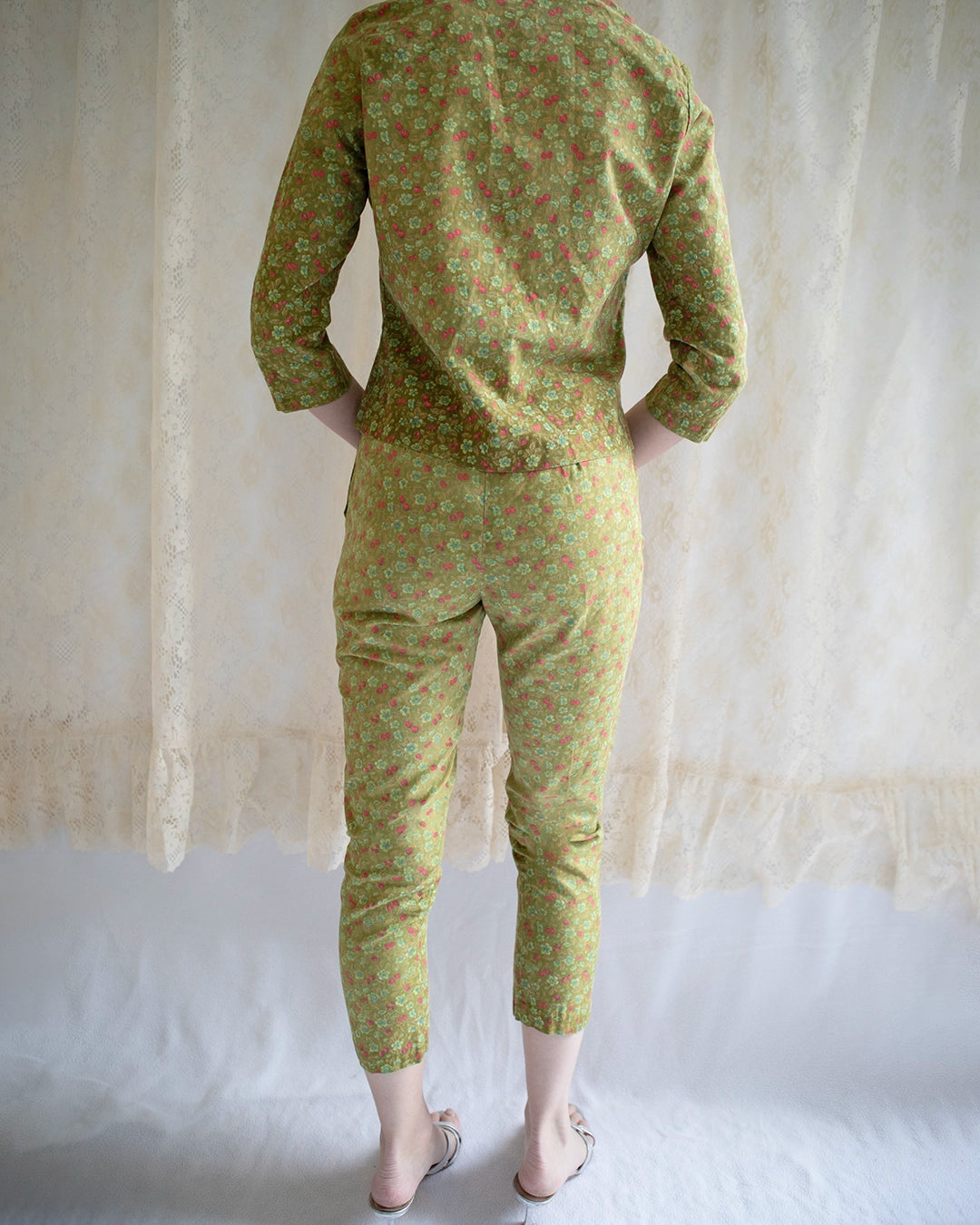 Vintage 1960s Cherry Print Capri Pants Matching Set