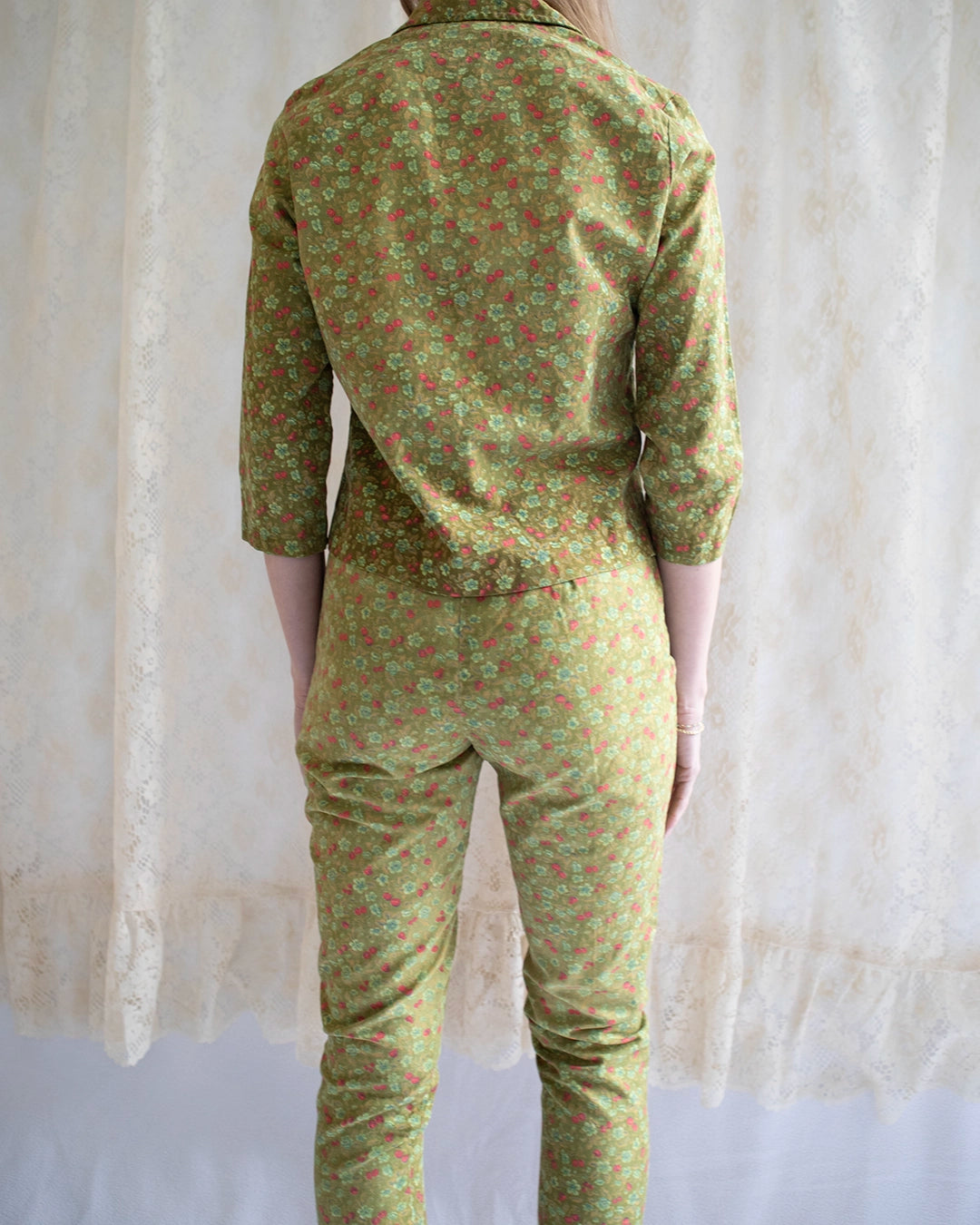 Vintage 1960s Cherry Print Capri Pants Matching Set