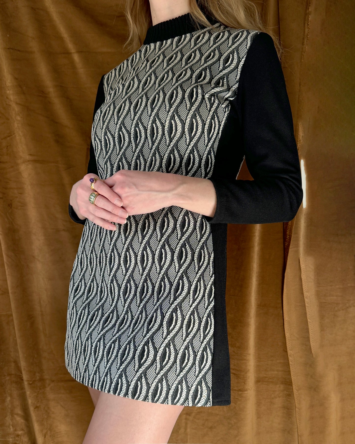 1960s Long Sleeve Graphic Mod Minidress