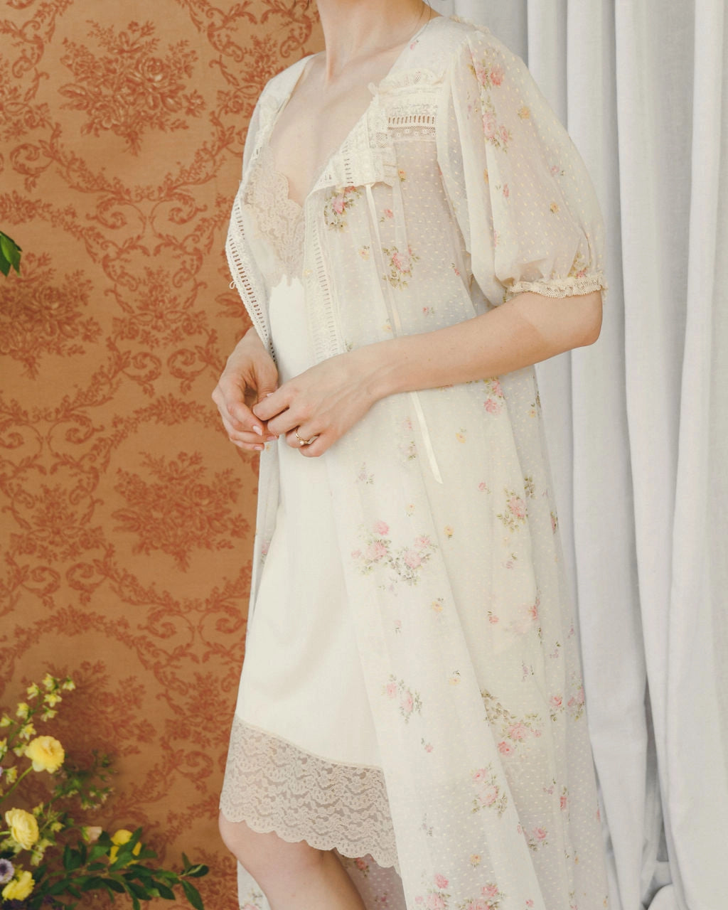 Vintage 1960s Ivory Slip With Lace Details