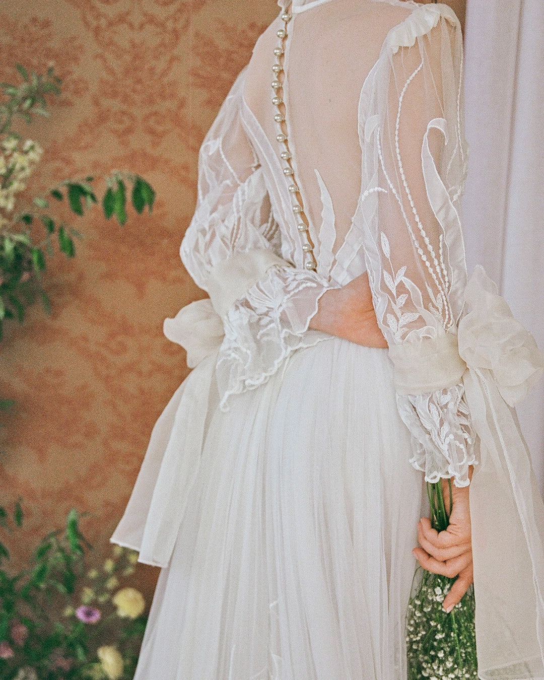 Vintage Bow-Sleeve Wedding Gown With Detachable Tiered Train