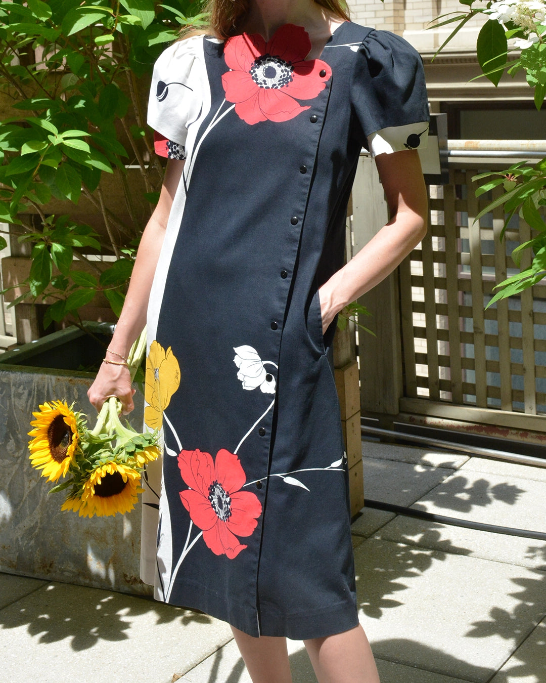 Vintage 1980s Graphic Floral Cutout Neckline Sheath Dress
