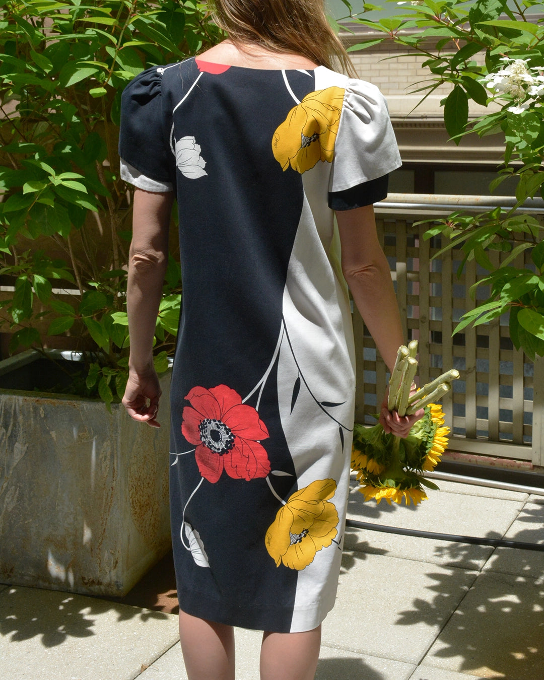 Vintage 1980s Graphic Floral Cutout Neckline Sheath Dress