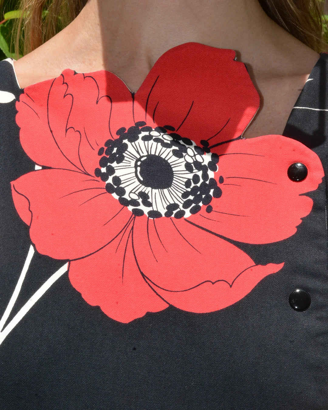 Vintage 1980s Graphic Floral Cutout Neckline Sheath Dress