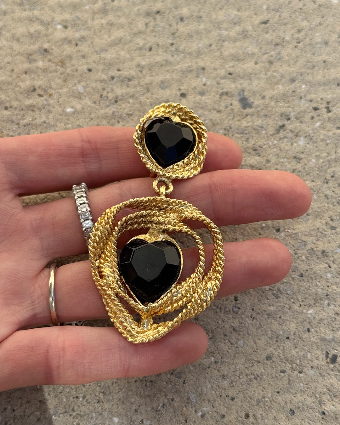 Vintage 90s Twisted Gold Heart-Drop Earrings