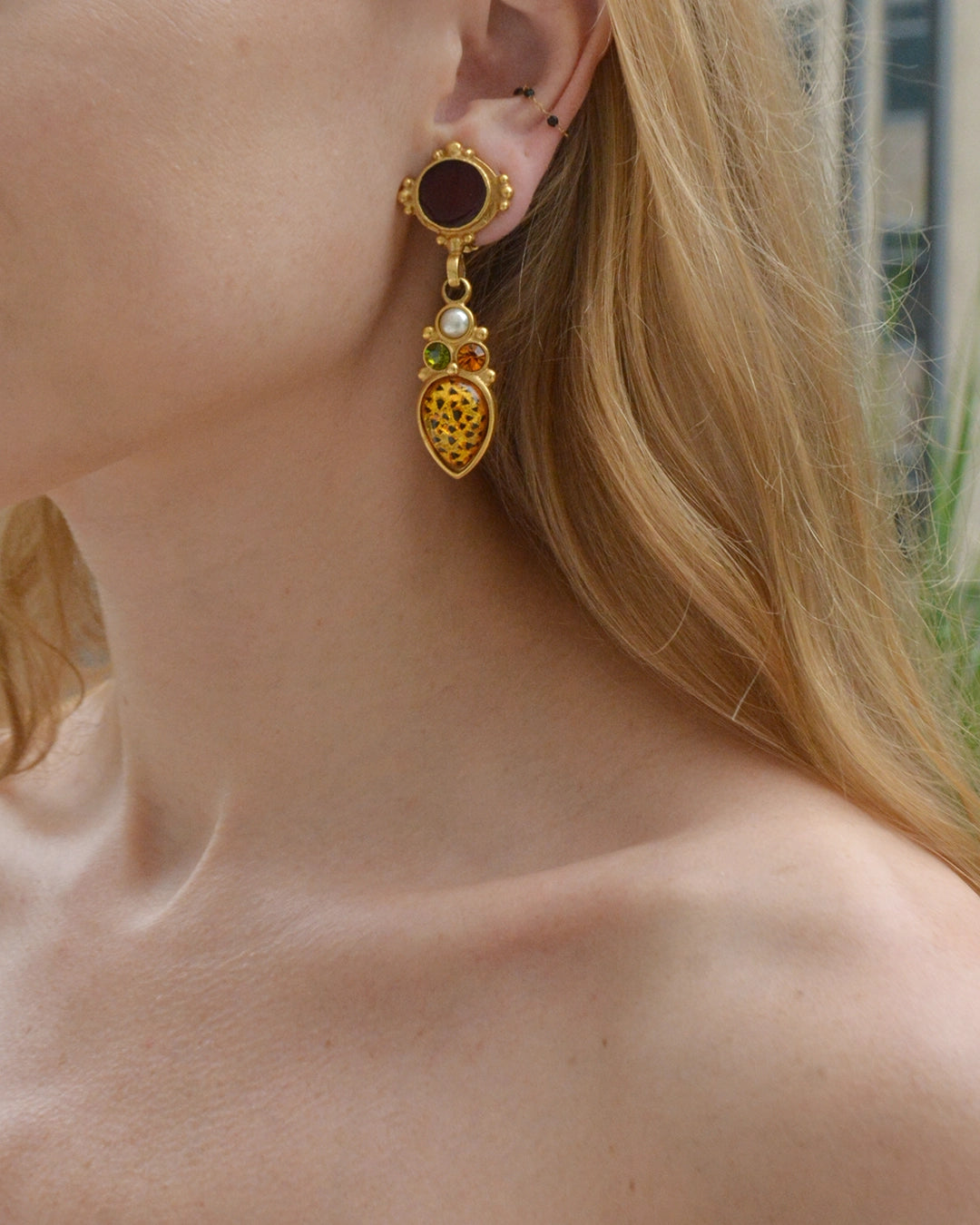 Vintage Etruscan Style Gold and Glass Earrings