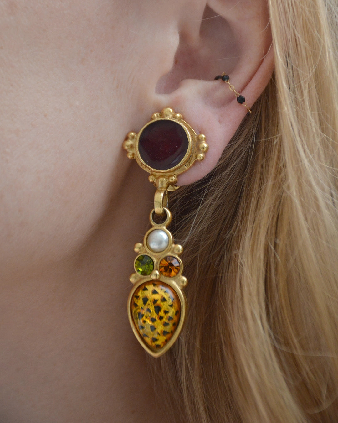Vintage Etruscan Style Gold and Glass Earrings