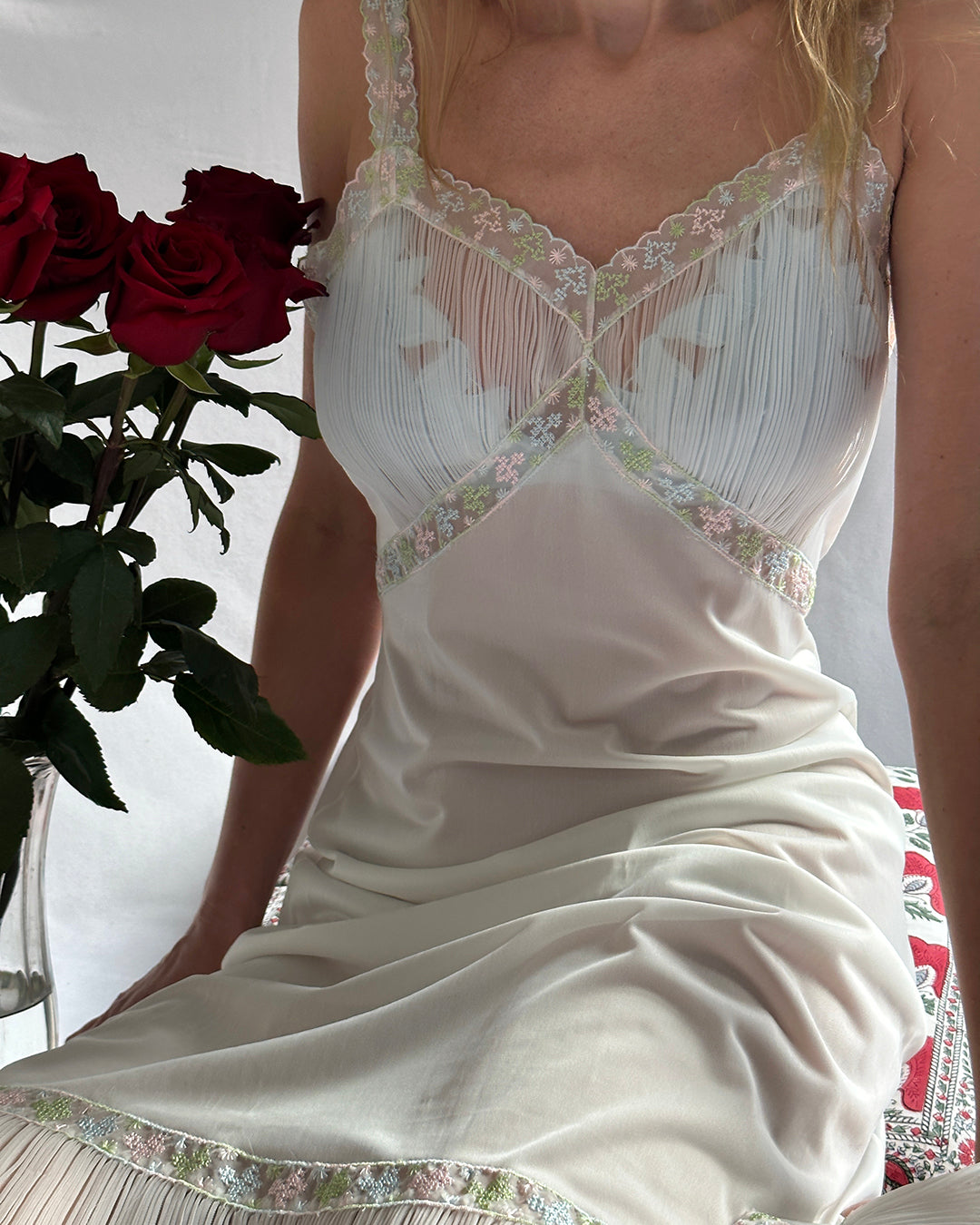 Vintage 1950s Multicolor Embroidered Slip | S