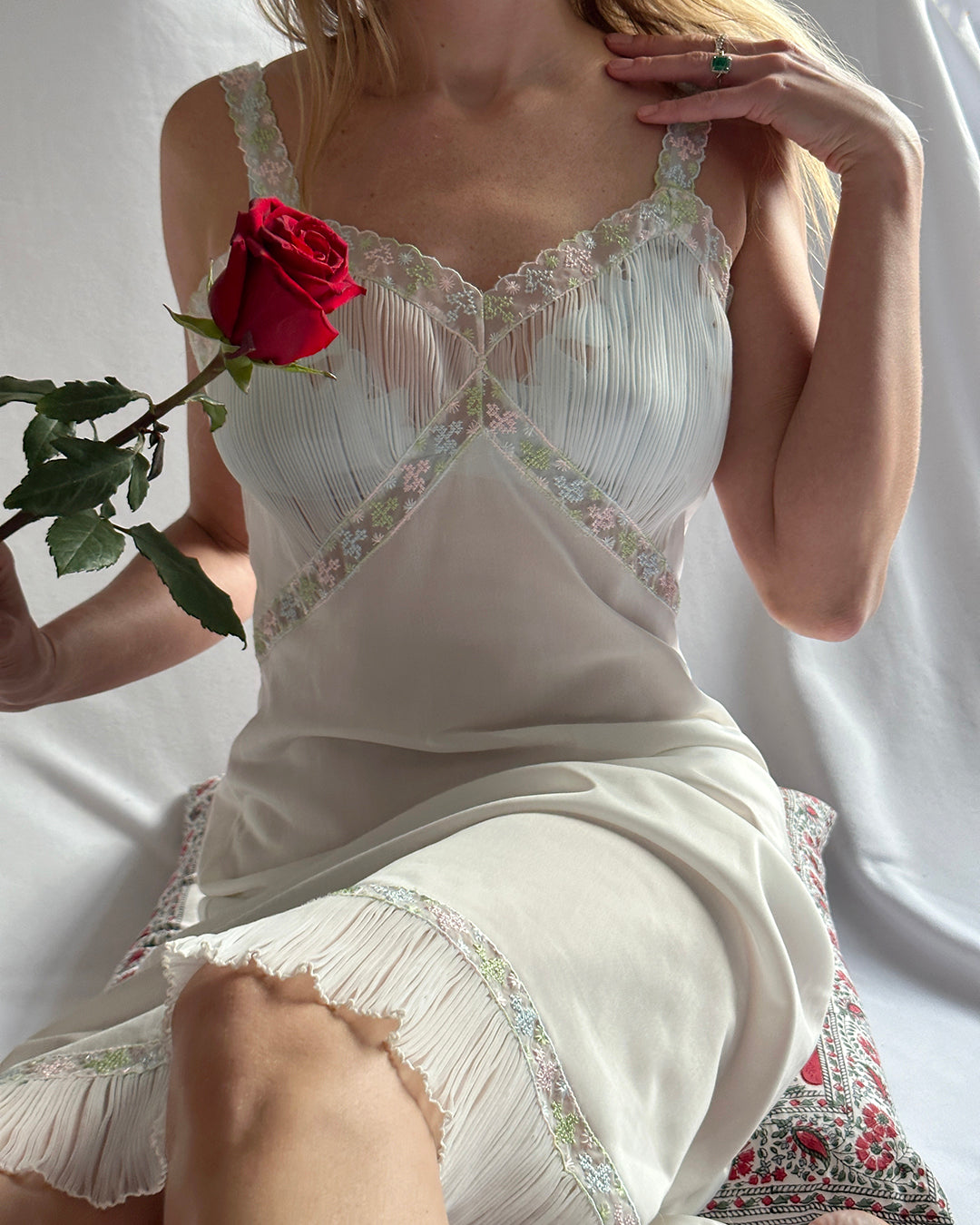 Vintage 1950s Multicolor Embroidered Slip | S