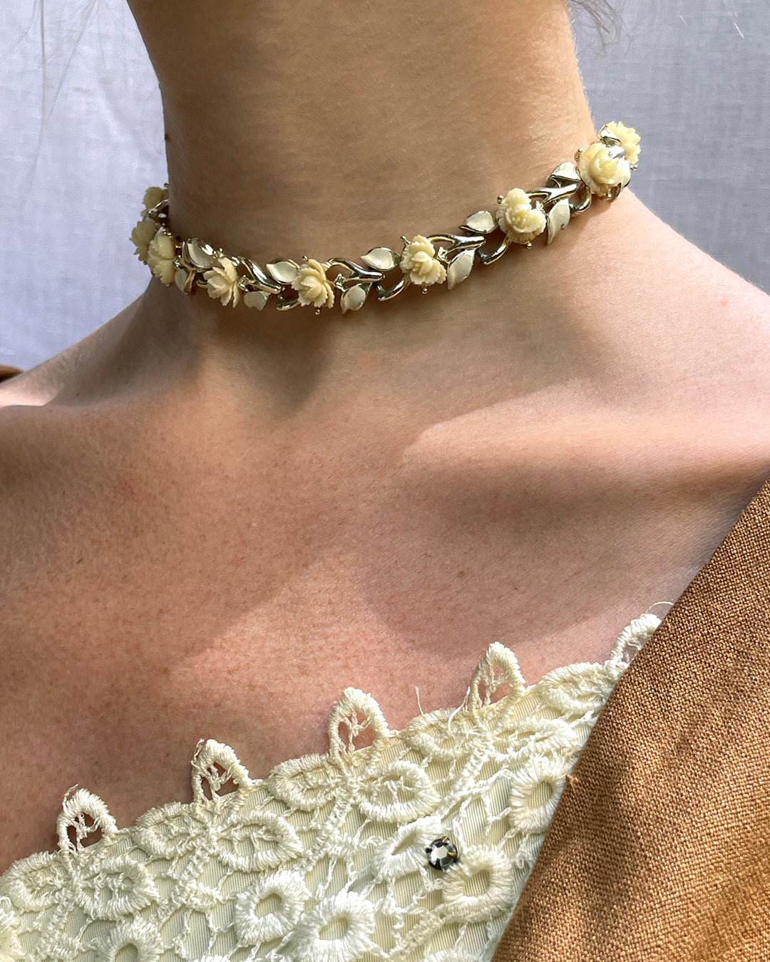 Vintage 1950s Rose Choker