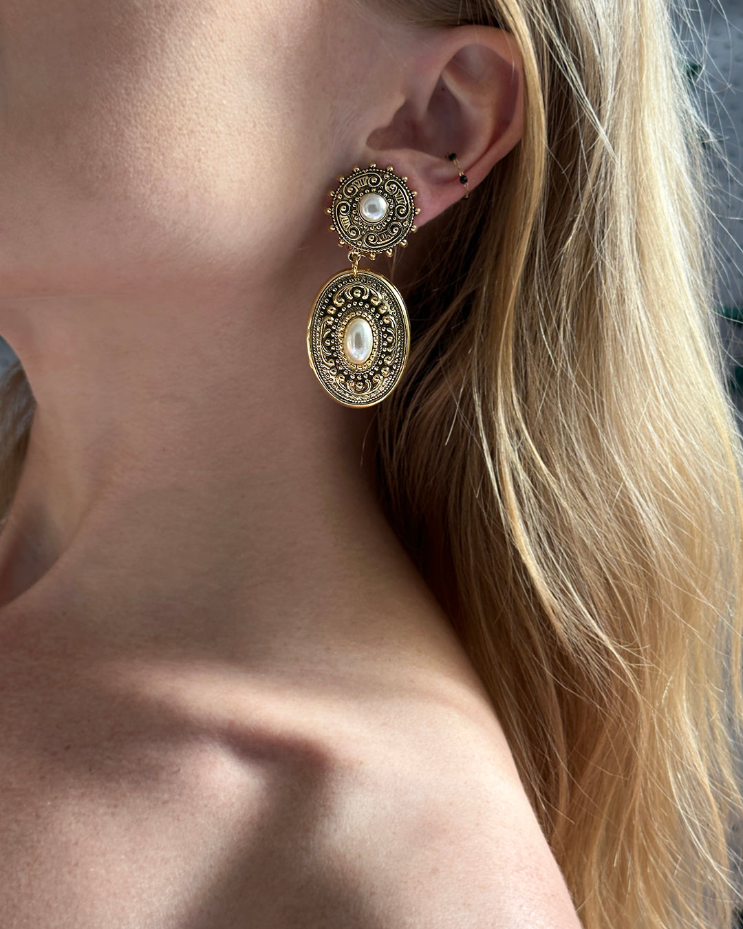 Vintage italian new arrivals leverback earrings