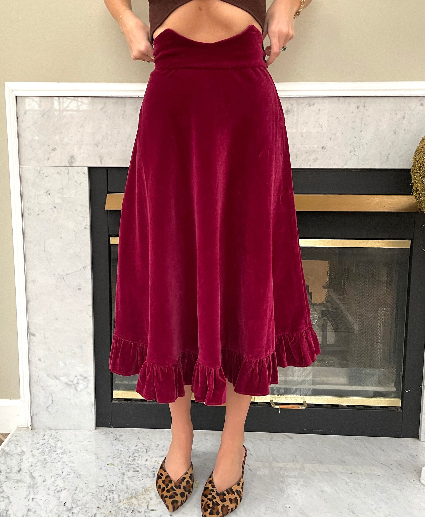 Vintage Scalloped Waist Velvet Midiskirt