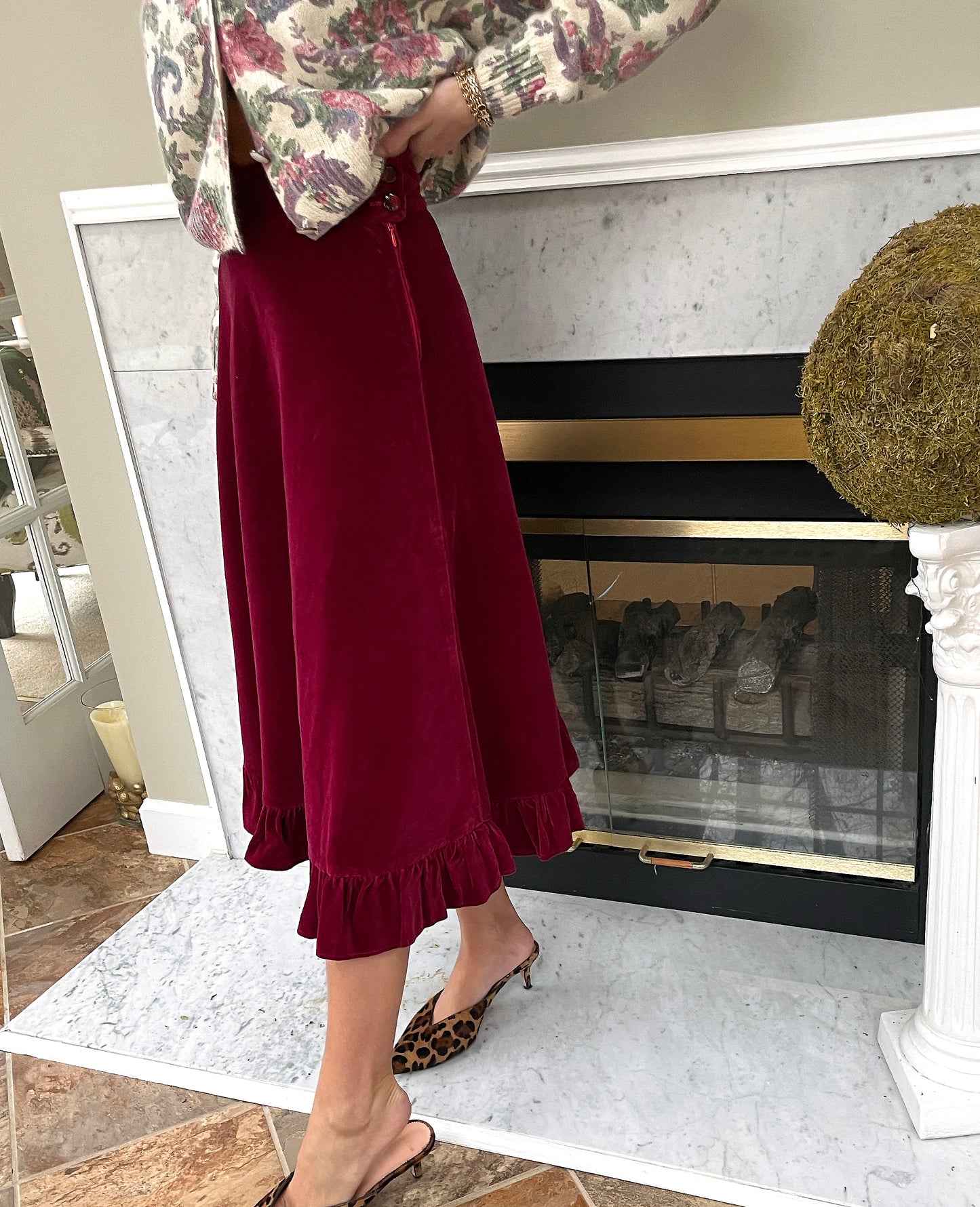 Vintage Scalloped Waist Velvet Midiskirt