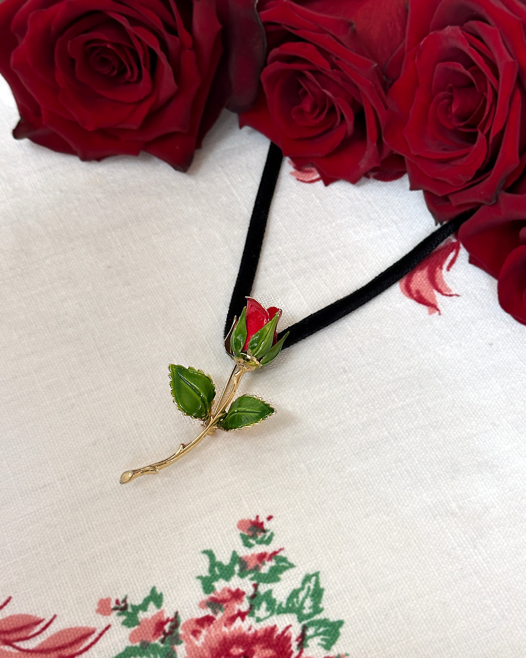 Vintage 1960s Rose Pendant Choker/Brooch