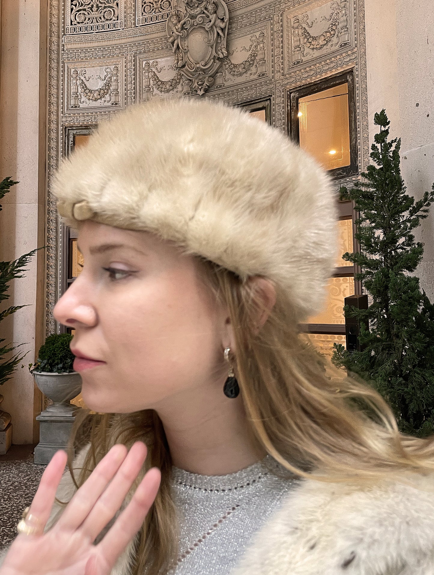 Vintage Blonde Mink Pillbox Hat With Bow
