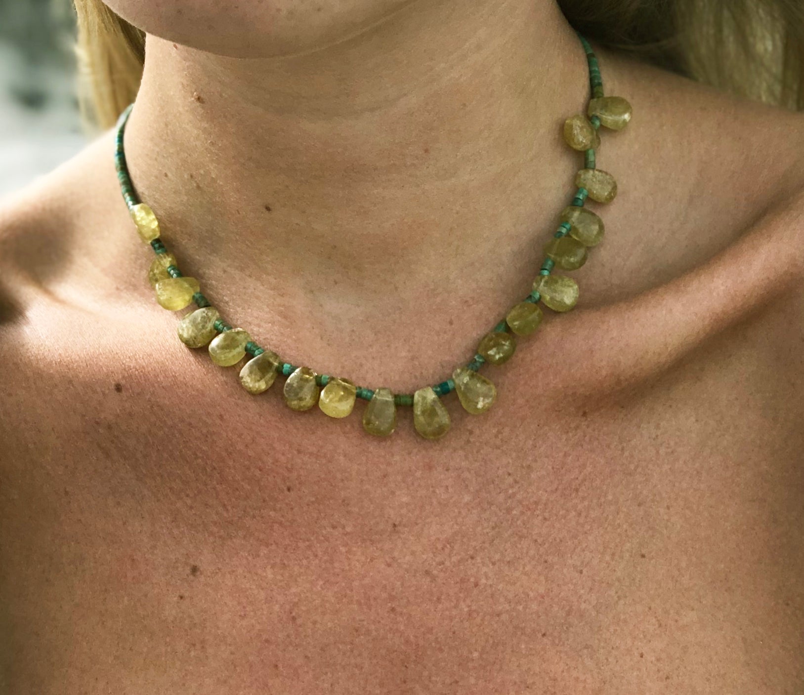 VINTAGE NATIVE AMERICAN TURQUOISE HEISHI CHOKER
