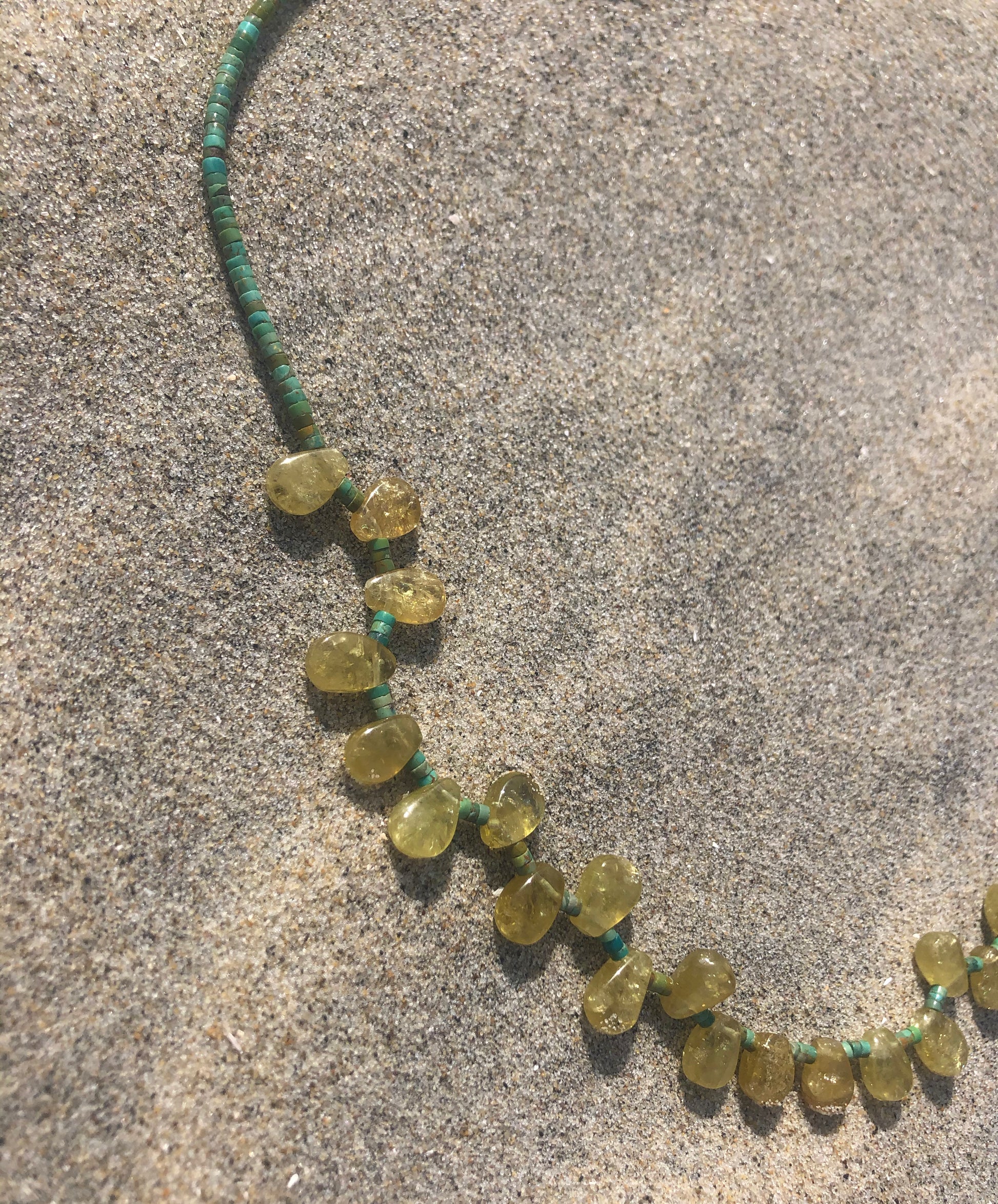 VINTAGE NATIVE AMERICAN TURQUOISE HEISHI CHOKER