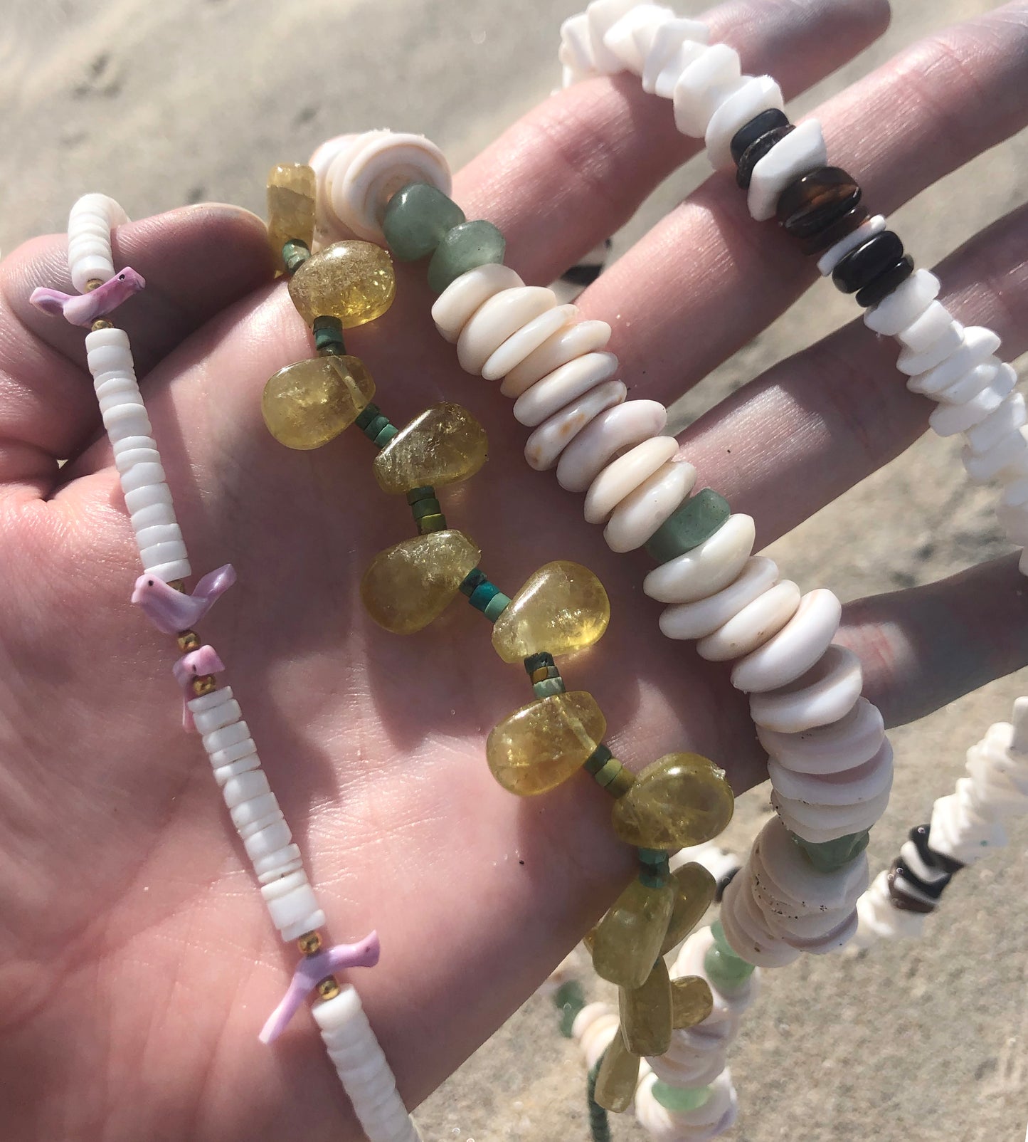 VINTAGE NATIVE AMERICAN HEISHI CHOKER NECKLACE WITH LAVENDER BIRD FETISH