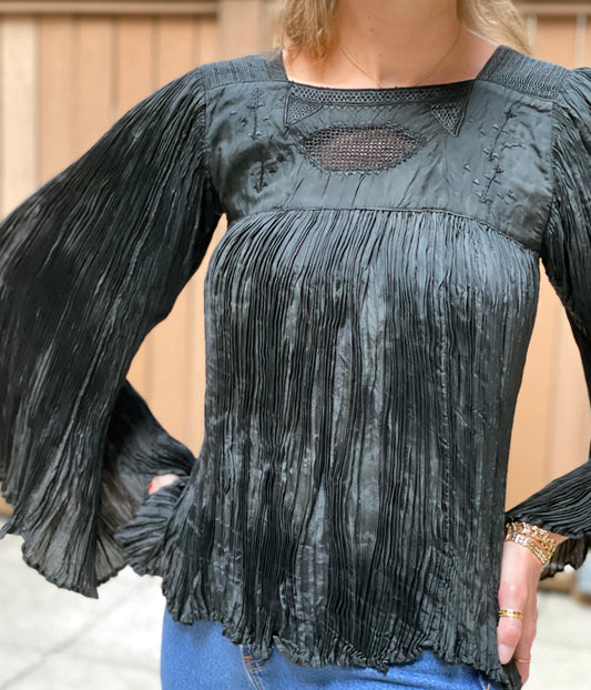 Rare Vintage Embroidered  Plissé Peasant Top