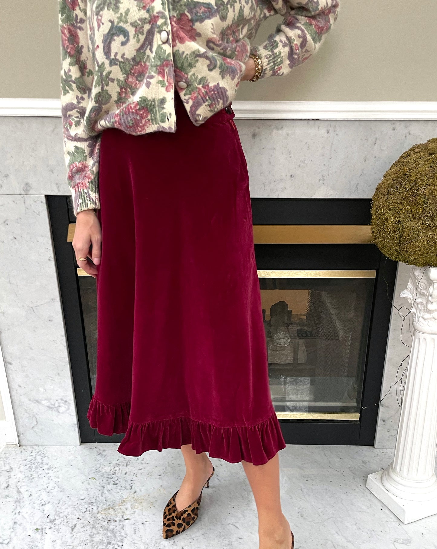 Vintage Scalloped Waist Velvet Midiskirt