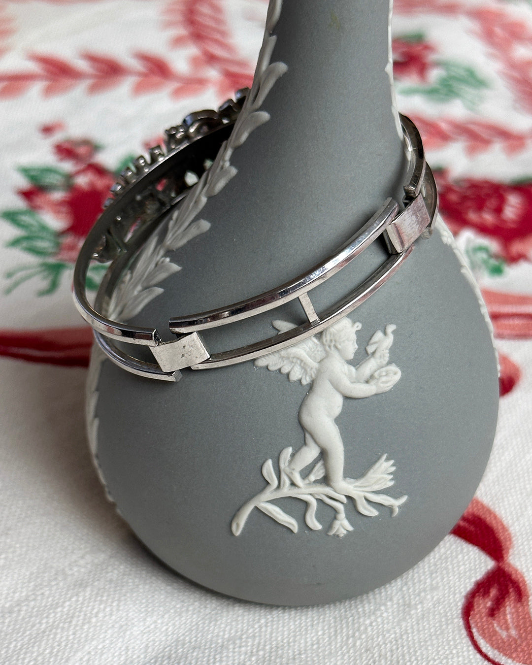 VIintage 1950s Diamanté Bangle