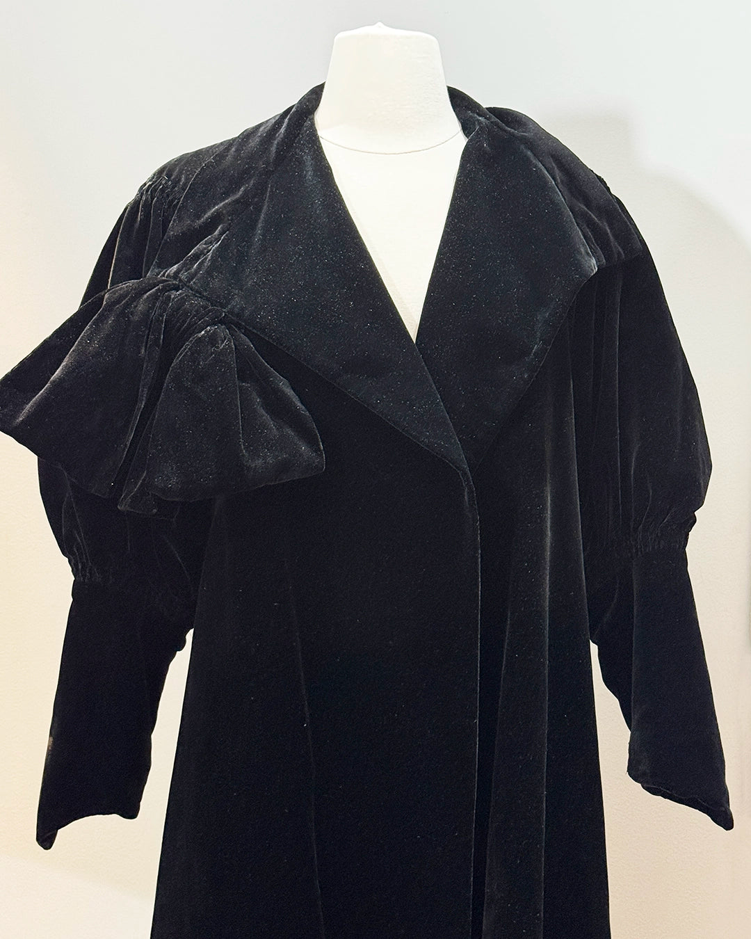 Antique 1920s Velvet Mutton Sleeve Opera Coat with Bow Collar