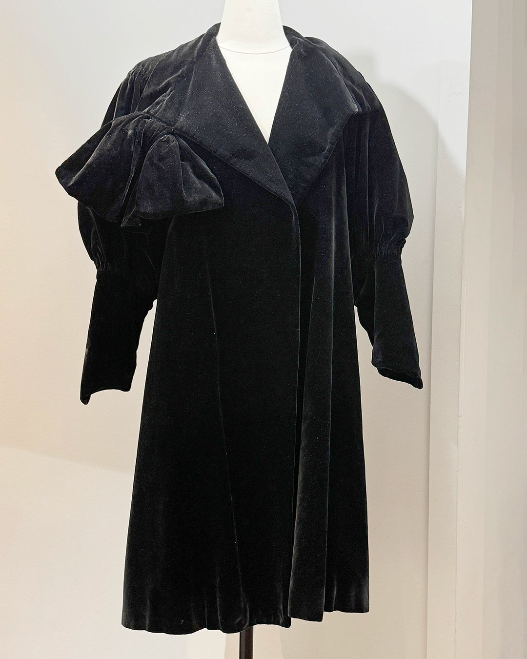 Antique 1920s Velvet Mutton Sleeve Opera Coat with Bow Collar