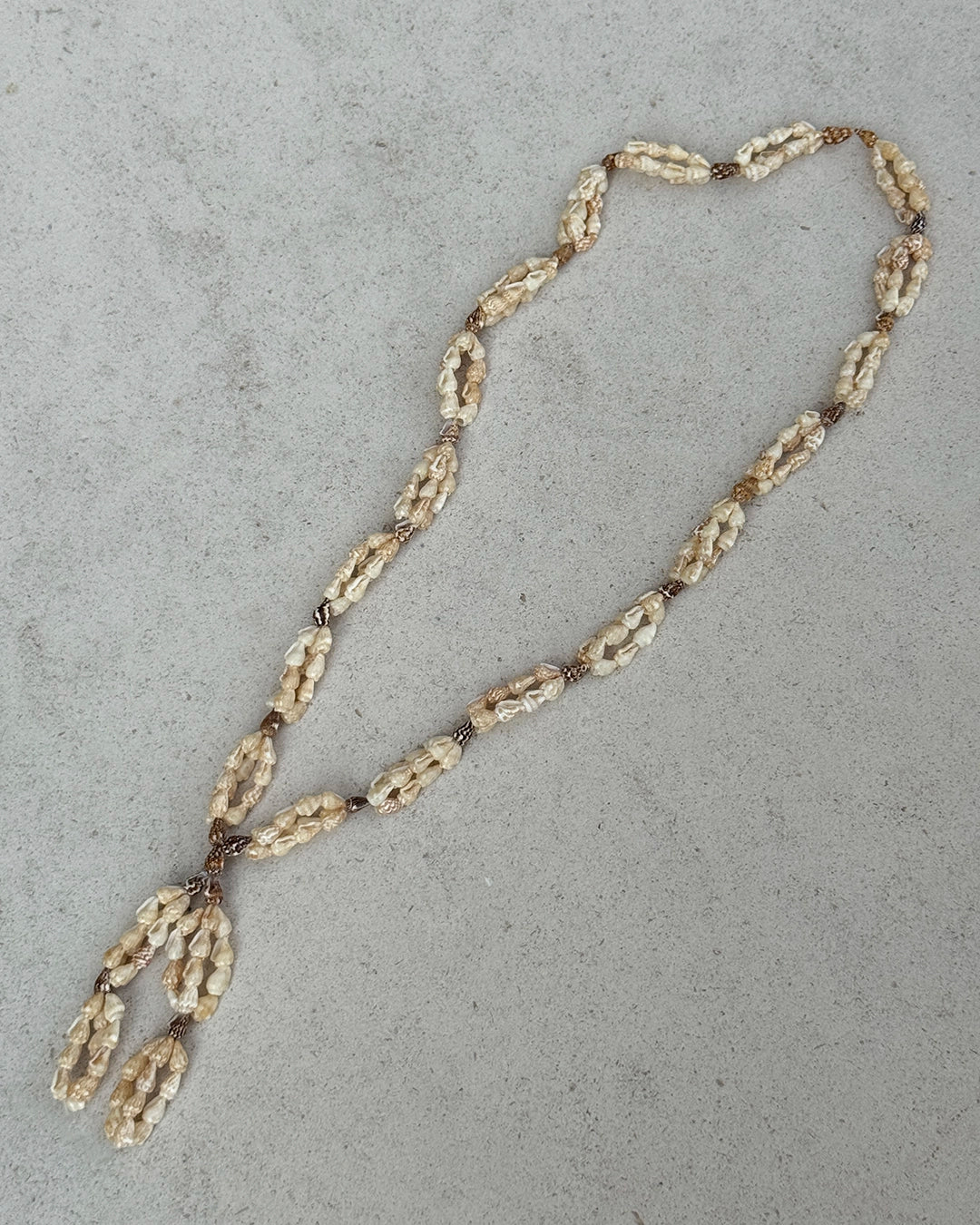 Vintage Seashell Pendant Necklace