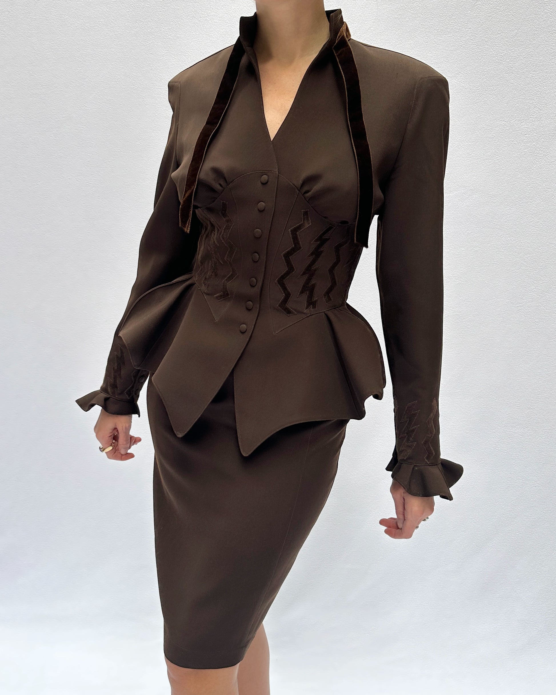 Thierry Mugler Fall 1992 Runway Velvet Trim Corset-Jacket And Skirt Su Very Breezy Thierry Mugler Fall 1992 Runway Velvet Trim Corset-Jacket And Skirt Su Very Breezy